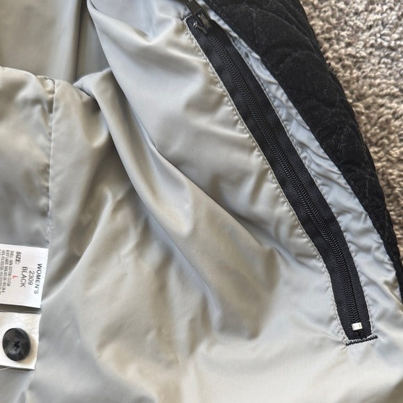 Woolrich Women’s Black Jacket size Large Quilted Inner Pockets - Picture 8 of 9